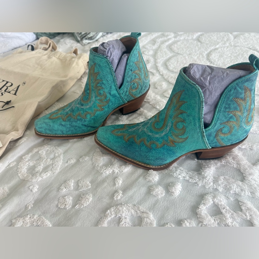 NWT and Bag Myra Westerly Western Turquoise Booties